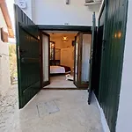 Cecilia Traditional House-suites *