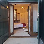 Appartamento Cecilia Traditional House-suites *
