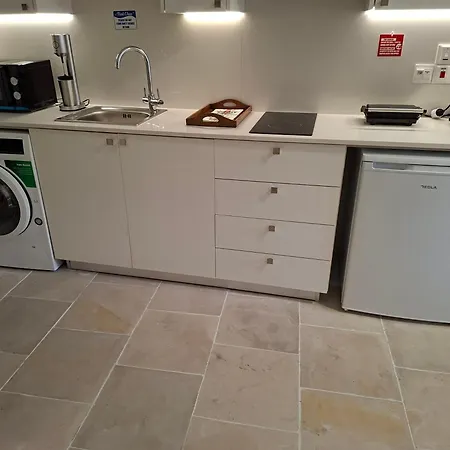 Cecilia Traditional House-suites *