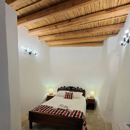 Cecilia Traditional House-suites Διαμέρισμα *