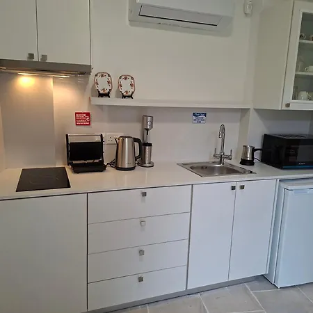 Appartamento Cecilia Traditional House-suites Kalopanagiotis