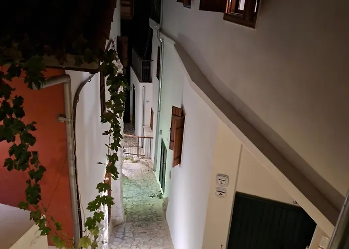 Appartamento Cecilia Traditional House-suites