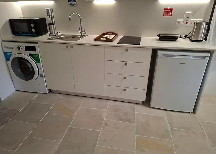 Cecilia Traditional House-suites *