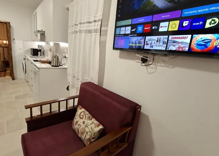 Cecilia Traditional House-suites *