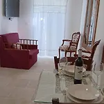Διαμέρισμα Cecilia Traditional House-suites