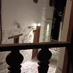 Cecilia Traditional House-suites Διαμέρισμα