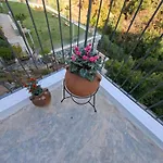Cecilia Traditional House-suites Διαμέρισμα *