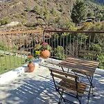 Cecilia Traditional House-suites Apartament *