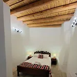 Cecilia Traditional House-suites Apartament *