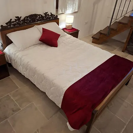 Cecilia Traditional House-suites *