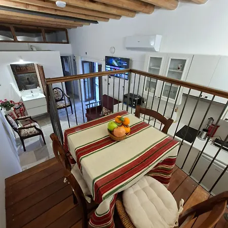 Cecilia Traditional House-suites 公寓 卡洛帕尼亚伊奥蒂斯