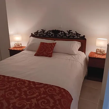 Cecilia Traditional House-suites Lägenhet