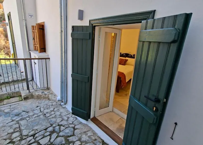 Cecilia Traditional House-suites Apartament *