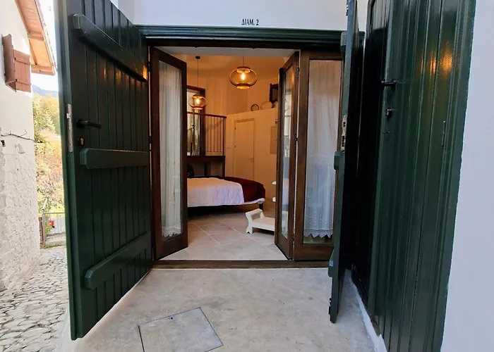 Cecilia Traditional House-suites *