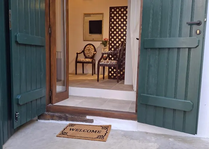 Cecilia Traditional House-suites