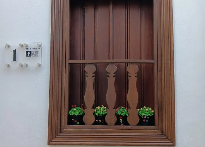 Cecilia Traditional House-suites *