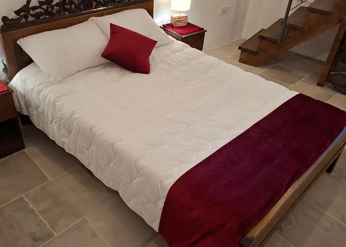 Cecilia Traditional House-suites *