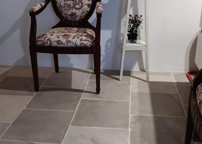 Cecilia Traditional House-suites