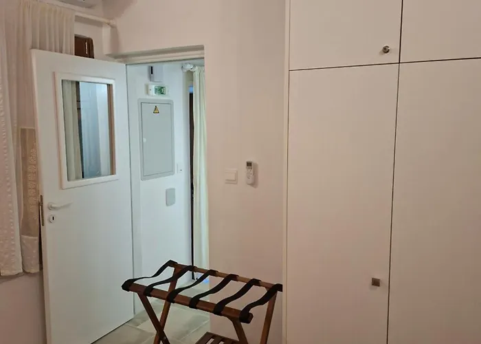 Cecilia Traditional House-suites