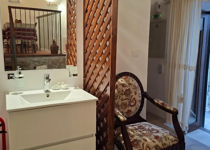 Cecilia Traditional House-suites * Kalopanajotis