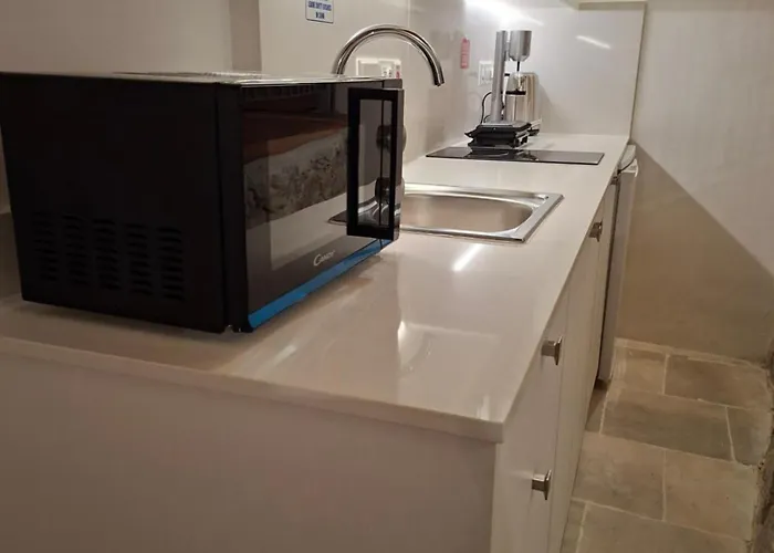 Cecilia Traditional House-suites