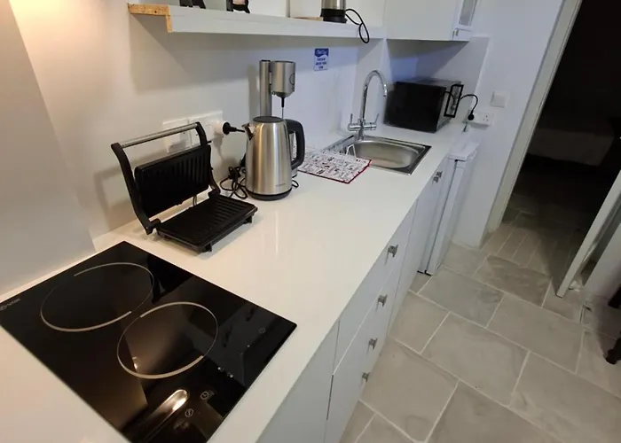 Cecilia Traditional House-suites Apartament *